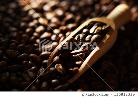 Coffee beans  136912339
