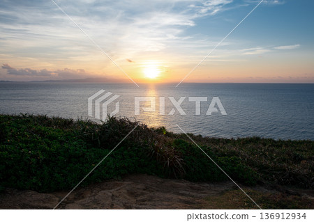 從石垣島安神崎看到的日落 從石垣島安神崎看到的日落 136912934