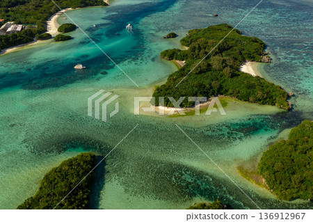 石垣島卡比拉灣鳥瞰圖(無人機拍攝) 石垣島卡比拉灣鳥瞰圖(無人機拍攝) 136912967
