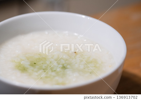一張用茶粉調味的粥的圖片 136913702