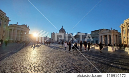 Scenery of the Vatican Square in Rome, Italy Scenery of the Vatican Square in Rome, Italy 136919372
