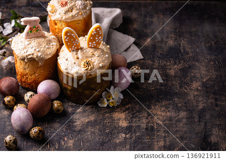 Traditional Easter cake kulich and eggs Traditional Easter cake kulich and eggs 136921911