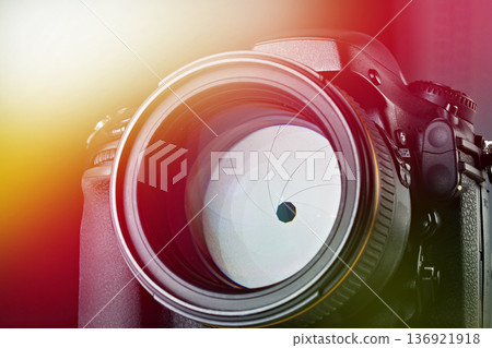 DSLR camera with aperture lens 136921918