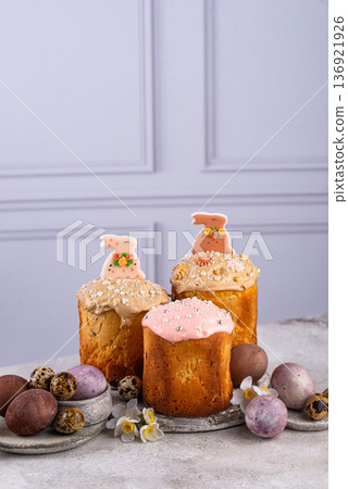 Traditional Easter cake kulich and eggs 136921926