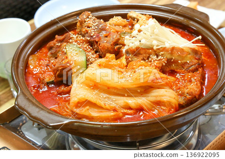 Braised Kimchi With Soft Pork Braised Kimchi With Soft Pork 136922095