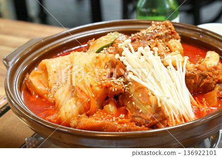 Braised Kimchi With Soft Pork Braised Kimchi With Soft Pork 136922101