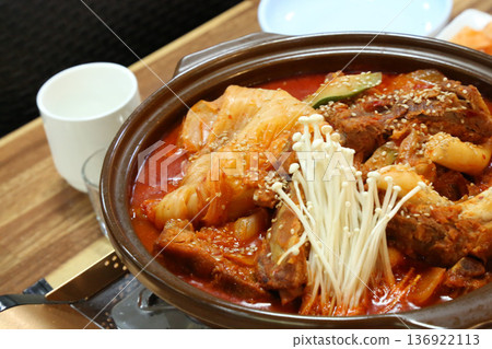 Braised Kimchi With Soft Pork 136922113