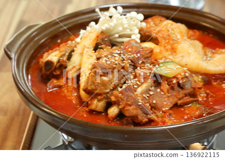 Braised Kimchi With Soft Pork Braised Kimchi With Soft Pork 136922115