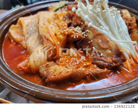 Braised Kimchi With Soft Pork Braised Kimchi With Soft Pork 136922128