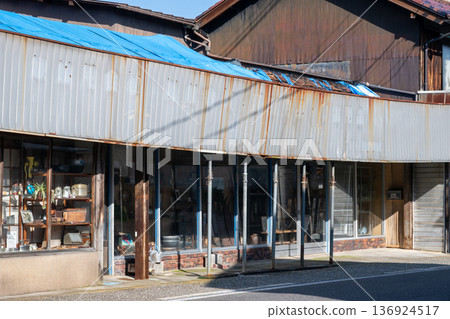 An old and very beautiful building in Ushimado, Okayama Prefecture, Japan An old and very beautiful building in Ushimado, Okayama Prefecture, Japan 136924517