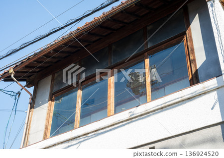 An old and very beautiful building in Ushimado, Okayama Prefecture, Japan 136924520