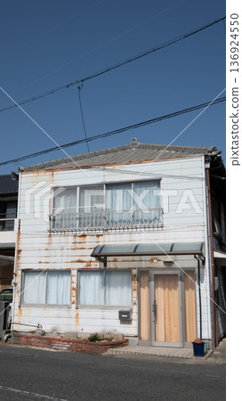 An old and very beautiful building in Ushimado, Okayama Prefecture, Japan An old and very beautiful building in Ushimado, Okayama Prefecture, Japan 136924550