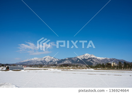Beautiful spring scenery of Mt. Daisen in Tottori prefecture, Japan Beautiful spring scenery of Mt. Daisen in Tottori prefecture, Japan 136924664