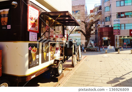 Jiyugaoka food truck 136926809