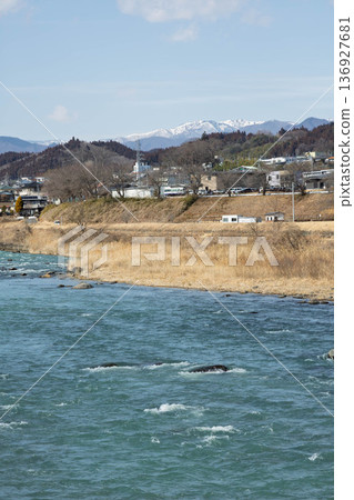 Agatsuma River in early spring, Gunma Prefecture 136927681
