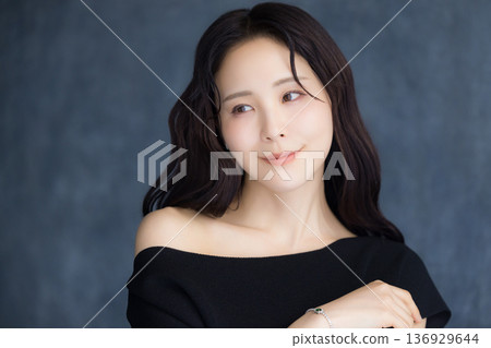 一個轉身的女人 136929644