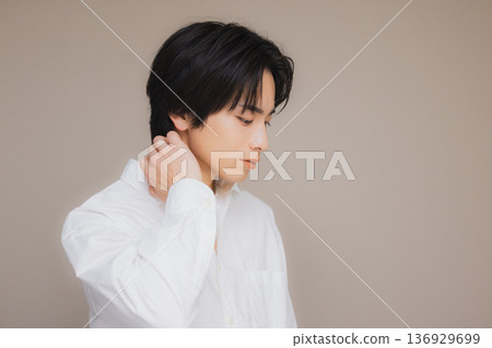 一個男人思考 一個男人思考 136929699