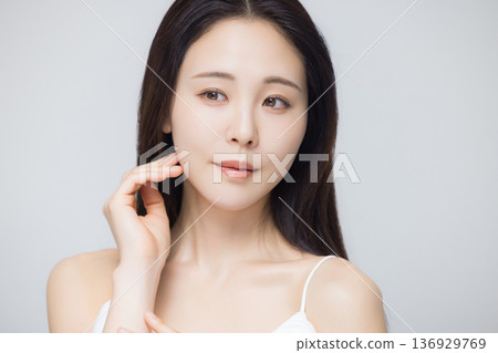 美女模特年輕女子 136929769