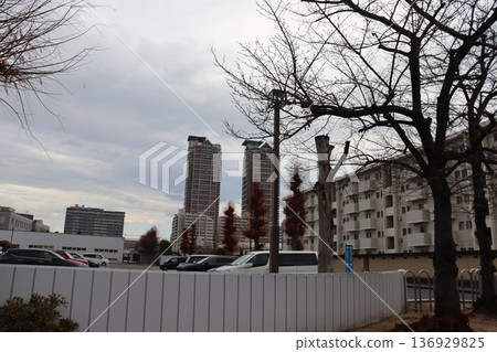 Belle Marge,位於堺市堺區阪和線堺市站前的雙子塔公寓大樓 Belle Marge,位於堺市堺區阪和線堺市站前的雙子塔公寓大樓 136929825