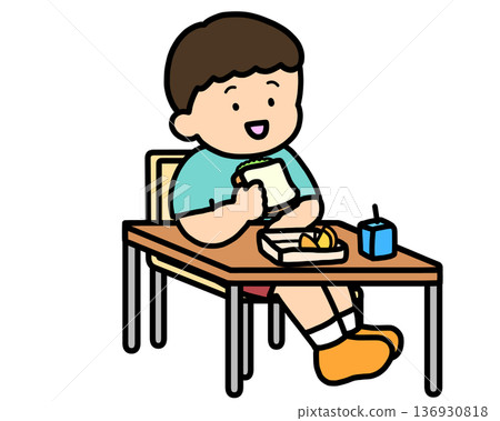 校園生活:亞裔男孩在課桌上吃午餐(三明治) 校園生活:亞裔男孩在課桌上吃午餐(三明治) 136930818