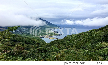 從東京八丈島的八丈富士眺望 從東京八丈島的八丈富士眺望 136932383