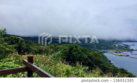 從東京八丈島的八丈富士眺望 從東京八丈島的八丈富士眺望 136932385