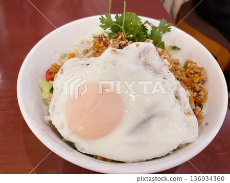 Vietnamese-style taco rice: Spicy mixed rice Vietnamese-style taco rice: Spicy mixed rice 136934360