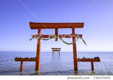 大o神社有明海水下鳥居的神秘風景（佐賀縣） 136935650