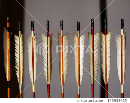 Japanese bow feathers 136935685