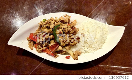 Chicken and Basil Stir-fried Rice (Gapao Rice) Chicken and Basil Stir-fried Rice (Gapao Rice) 136937612