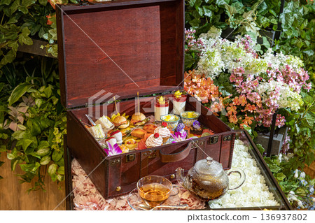 Vivid and luxurious afternoon tea images Vivid and luxurious afternoon tea images 136937802