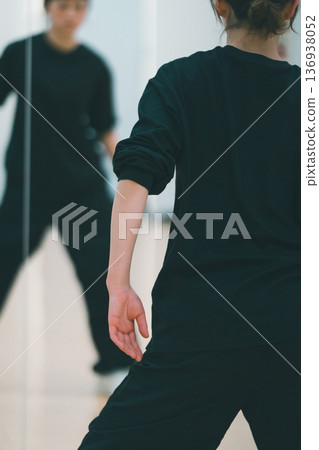 舞 舞蹈 跳舞 136938052