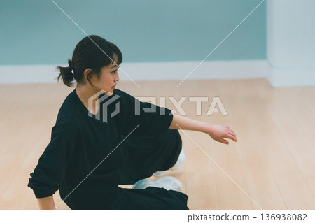 dancing, female, lady 136938082