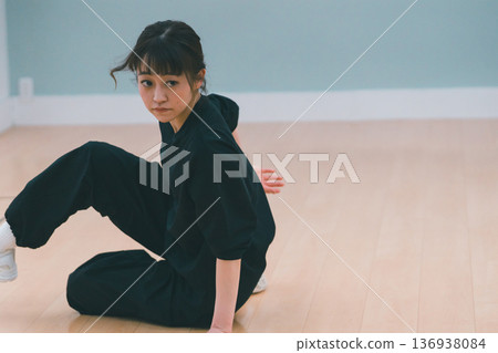 dancing, female, lady 136938084