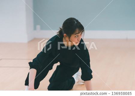 舞 舞蹈 跳舞 136938085