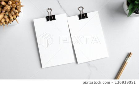 兩張白色卡片並排的模擬圖 136939051