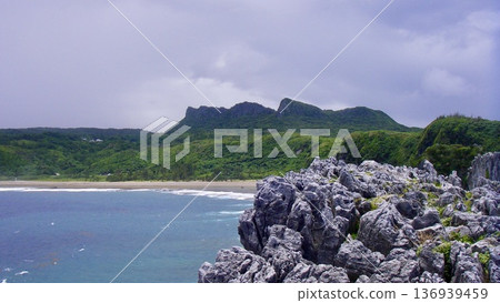沖繩縣沖繩島邊戶岬的景色 136939459