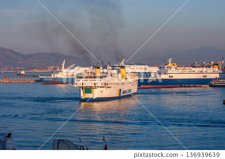 比雷埃夫斯港 136939639