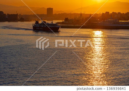 比雷埃夫斯港 136939841