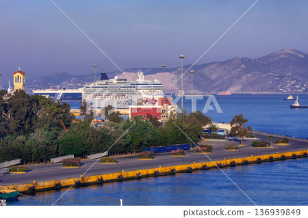 比雷埃夫斯港 136939849