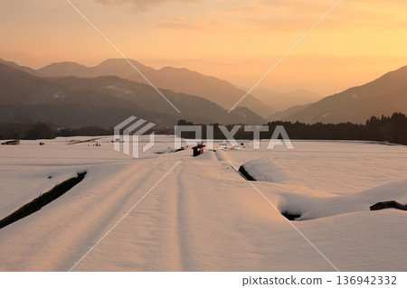 凱達梯田的雪景 30 凱達梯田的雪景 30 136942332