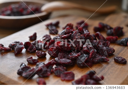 Dry cranberries Dry cranberries 136943683
