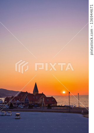 <Shimane Prefecture> Kirara Taki Roadside Station, Sunset over the Sea of Japan, February <Shimane Prefecture> Kirara Taki Roadside Station, Sunset over the Sea of Japan, February 136944671