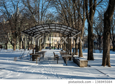 Snowy winter cityscape of UNESCO historic center of Odessa, Ukraine Snowy winter cityscape of UNESCO historic center of Odessa, Ukraine 136945084