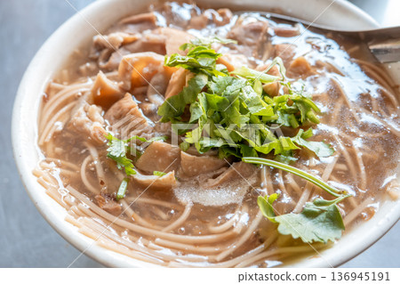 大腸麵線 豬大腸 大腸 麵線 intestine vermicelli 136945191