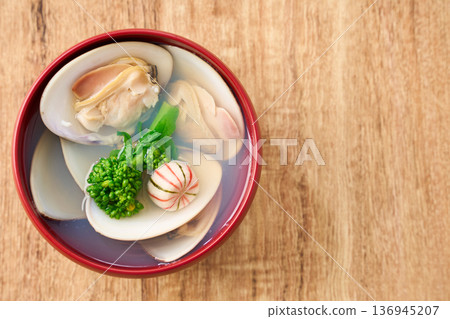 Clam soup with rape blossoms Spring clear soup Clam soup with rape blossoms Spring clear soup 136945207