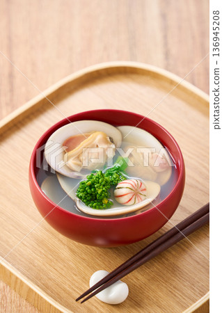Clam soup with rape blossoms Spring clear soup Clam soup with rape blossoms Spring clear soup 136945208