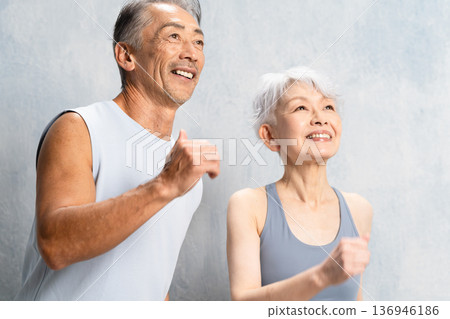 Senior men and women in training wear Sports image Senior men and women in training wear Sports image 136946186