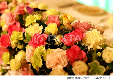 Wedding round table flower decoration Wedding round table flower decoration 136946894