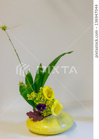 Japanese traditional ikebana flower decoration. Japanese art of flower arrangement Japanese traditional ikebana flower decoration. Japanese art of flower arrangement 136947044